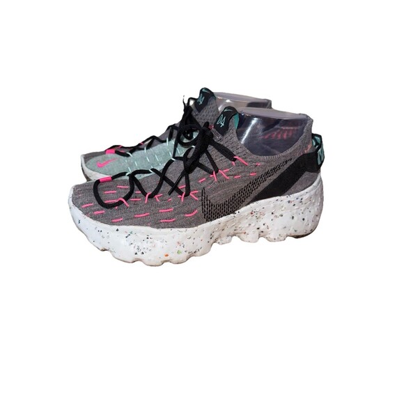 NIKE Space Hippie 04 sneakers in Smoke Gray/Pink Blast CD3476-003 Women's 6.5 - Picture 2 of 7
